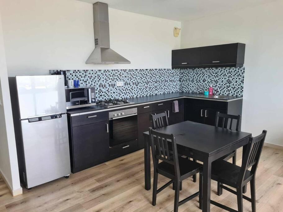 פאפיט Appartement F2 Ninirei מראה חיצוני תמונה